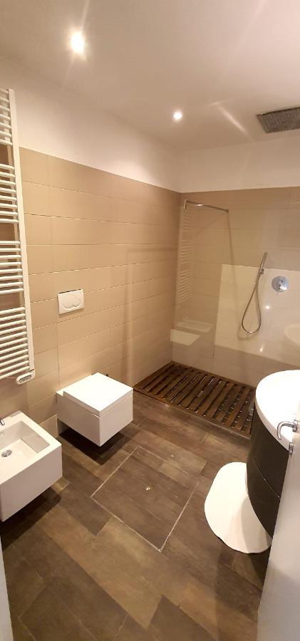Elisabeth Waterfront Apartment เวนิส ภายนอก รูปภาพ
