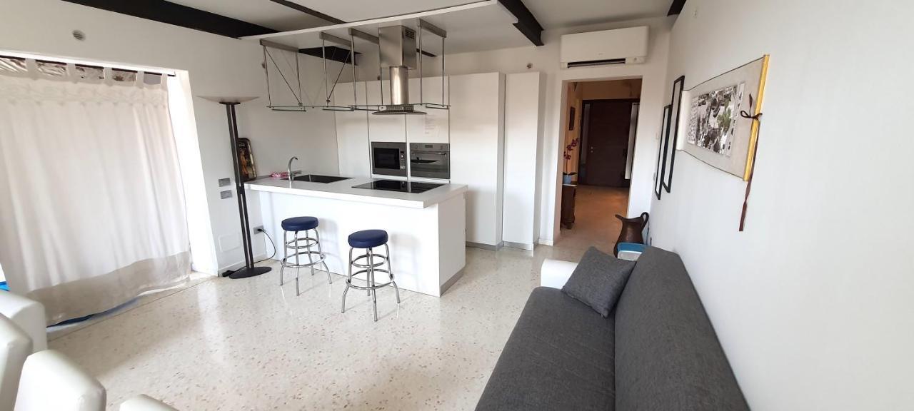 Elisabeth Waterfront Apartment เวนิส ภายนอก รูปภาพ