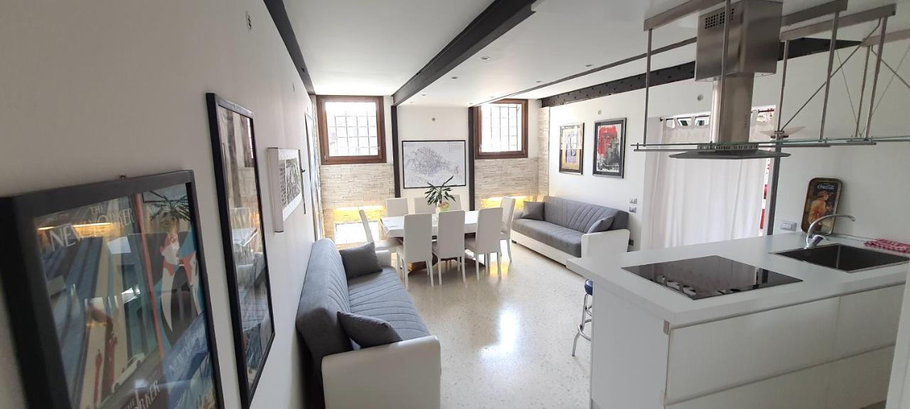 Elisabeth Waterfront Apartment เวนิส ภายนอก รูปภาพ