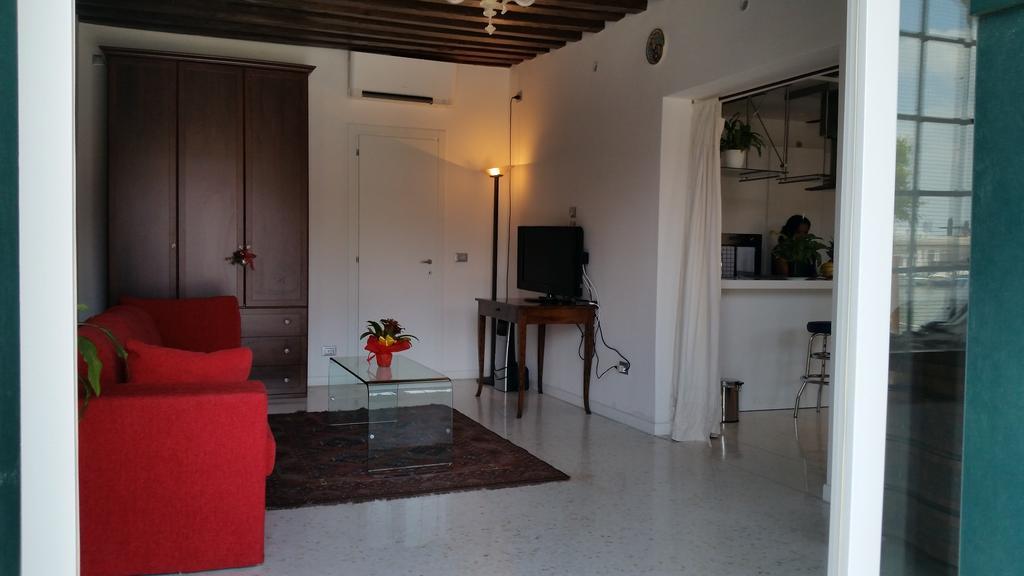 Elisabeth Waterfront Apartment เวนิส ภายนอก รูปภาพ