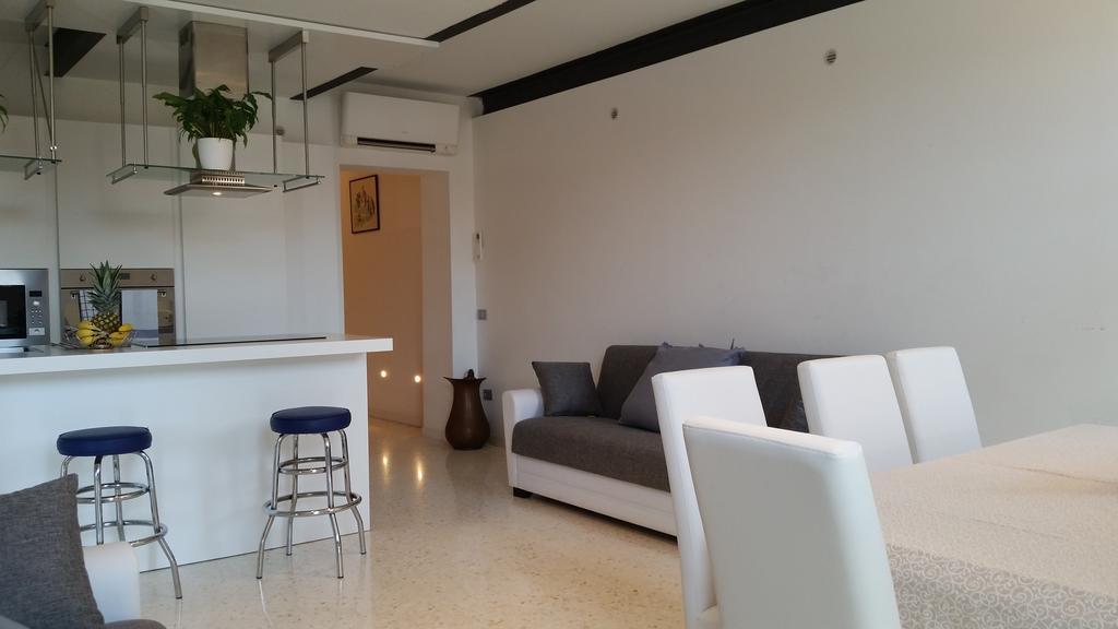 Elisabeth Waterfront Apartment เวนิส ภายนอก รูปภาพ