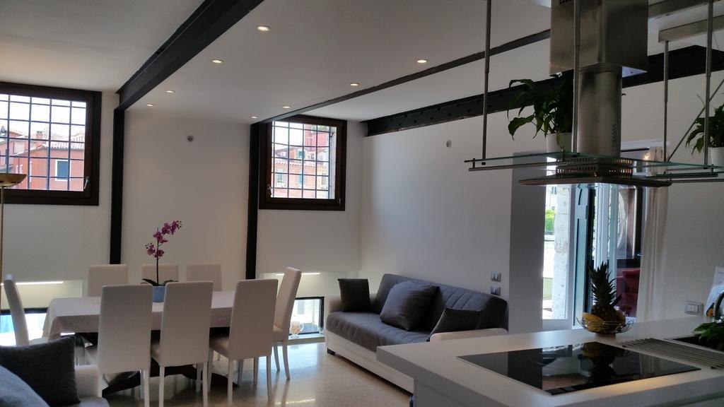 Elisabeth Waterfront Apartment เวนิส ภายนอก รูปภาพ