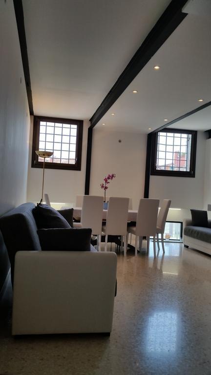 Elisabeth Waterfront Apartment เวนิส ภายนอก รูปภาพ